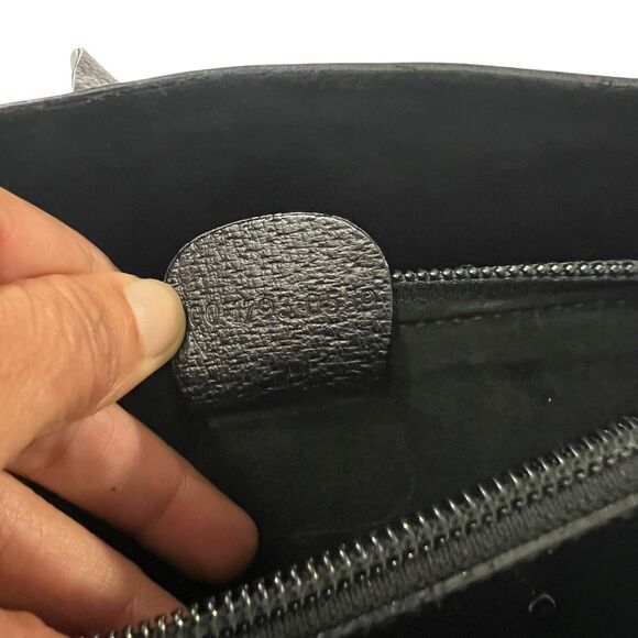 Gucci Women's Black Leather Tote Bag with Pouch Front Detail w Gucci logo Authen - Picture 7 of 12